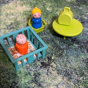 VINTAGE 1972 Playpen ; Colorful Kids Playset with Little People figures